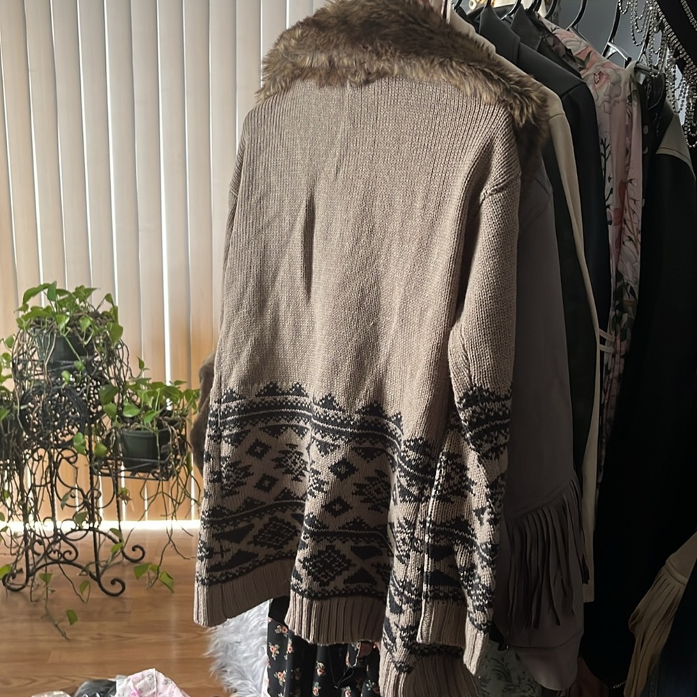 NWT RARE Fur Trimmed western motif sweater coat Small - Picture 5 of 8